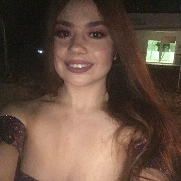 Meet your Posher, Ana - Picture 1 of 1